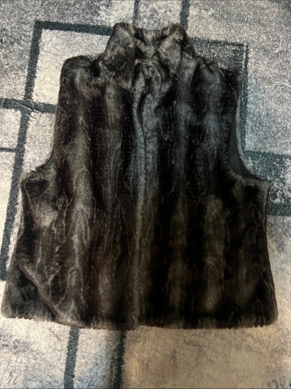 Vintage 90βs era reversible faux fur vest. Blassport size Xl